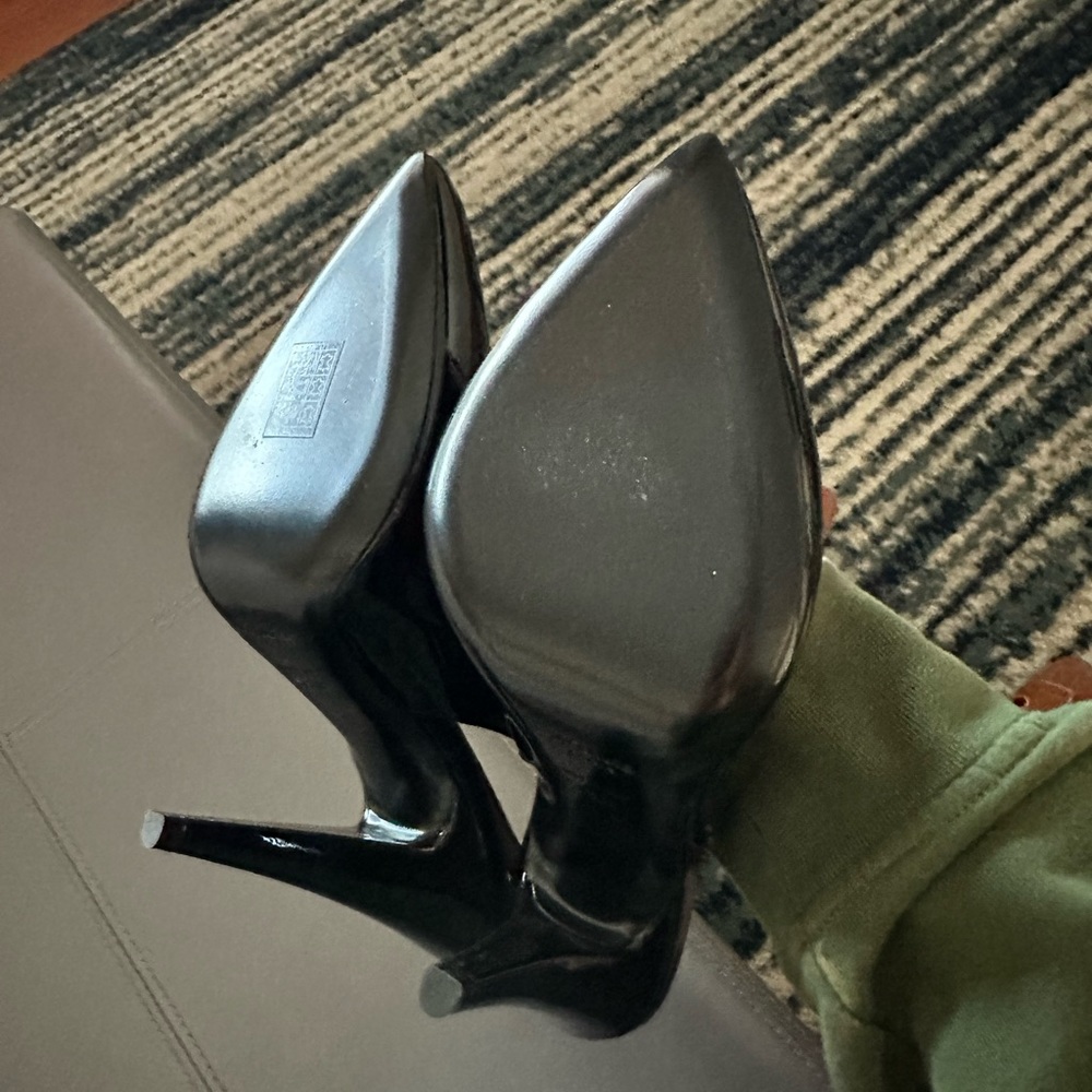 YSL Authentic heels - Picture 2 of 4